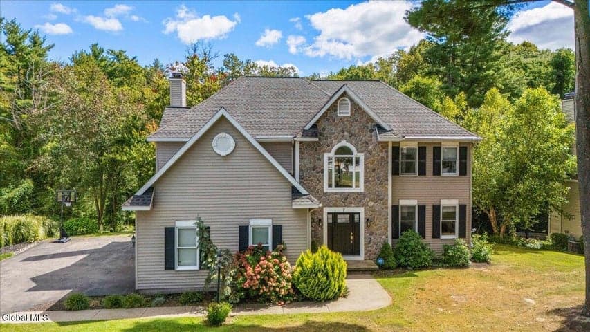 7 Seneca Court, Slingerlands, NY, photo 2