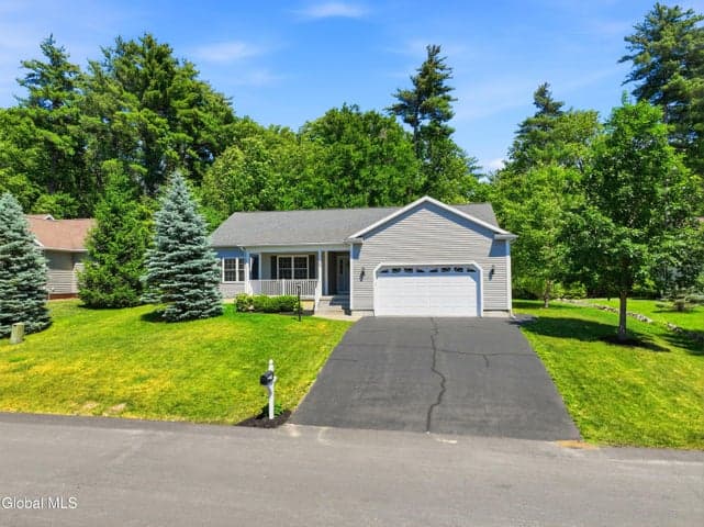 24 Morocco Lane, Schenectady, NY