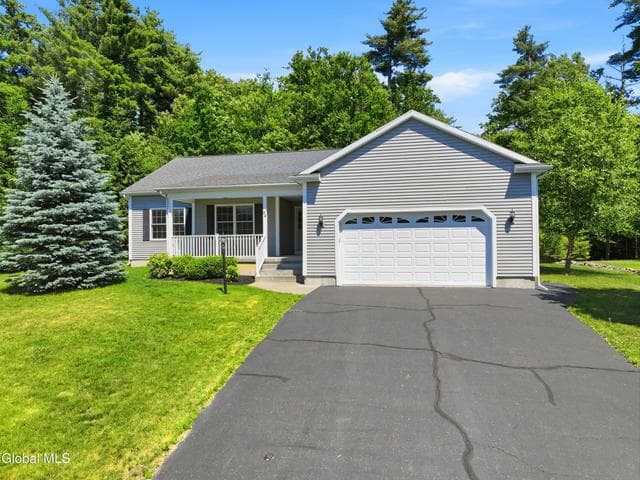 24 Morocco Lane, Schenectady, NY, photo 2