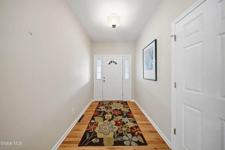24 Morocco Lane, Schenectady, NY, photo 3