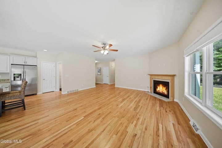 24 Morocco Lane, Colonie, NY, photo 5