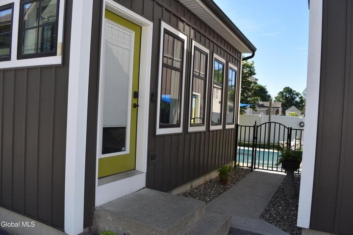 75 S Franklin Street, Saratoga Springs, NY, photo 5