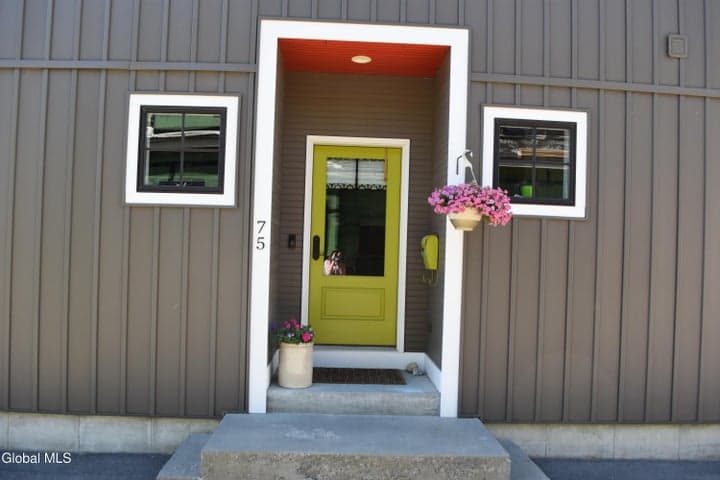75 S Franklin Street, Saratoga Springs, NY, photo 4