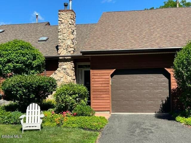 12 Lillian Lane, Troy, NY, photo 2