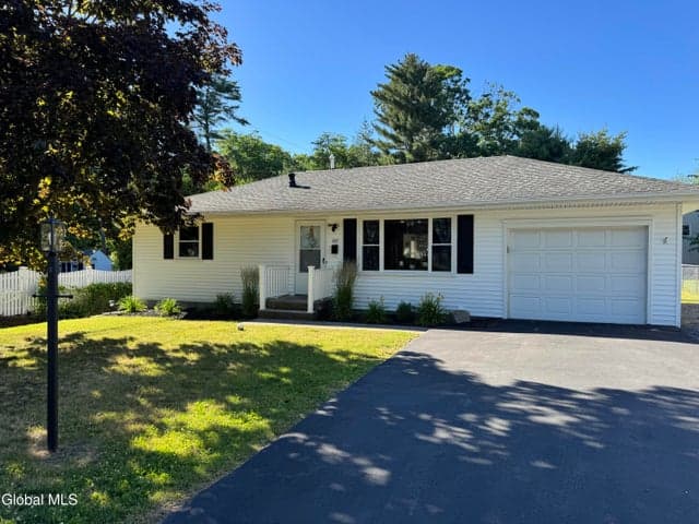 207 Kenwood Avenue, Delmar, NY, photo 1