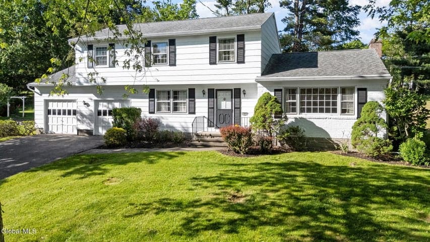21 Laury Lane, Glenville, NY