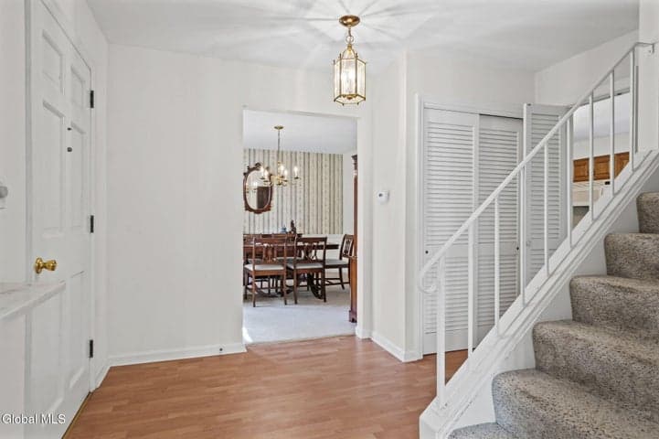21 Laury Lane, Glenville, NY, photo 3