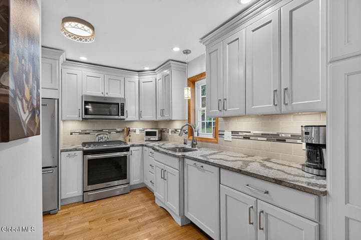 24 Hulin Street, Mechanicville, NY, photo 4