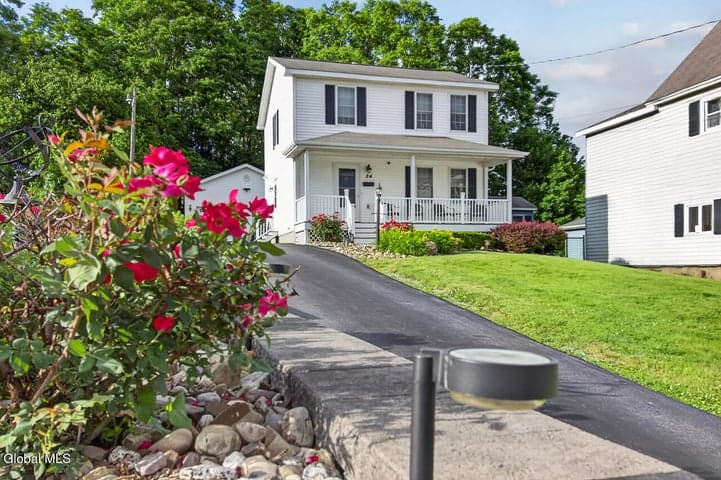 24 Hulin Street, Mechanicville, NY, photo 2