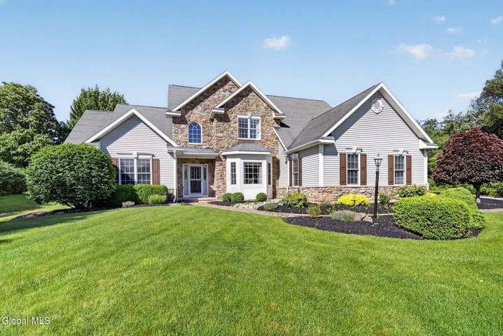 5 Normandy Square, Altamont, NY, photo 1