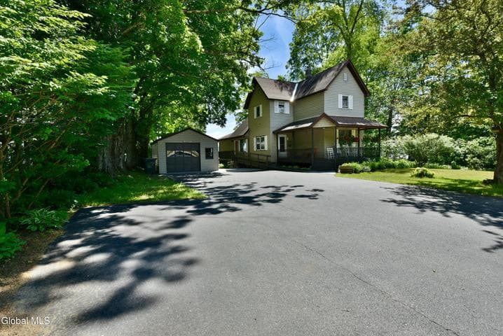 205 Houseman Street, Northampton, NY, photo 3