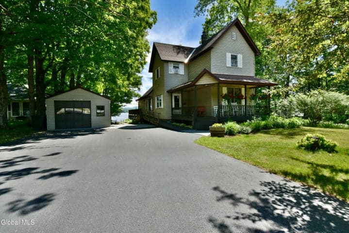 205 Houseman Street, Northampton, NY, photo 4