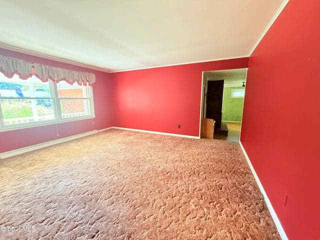 8 Sherwood Drive, Queensbury, NY, photo 2