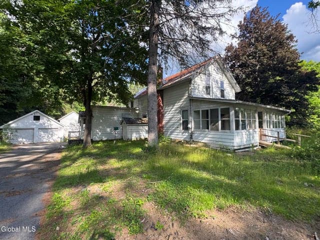 16 Summit Place, Lake Luzerne, NY, photo 3