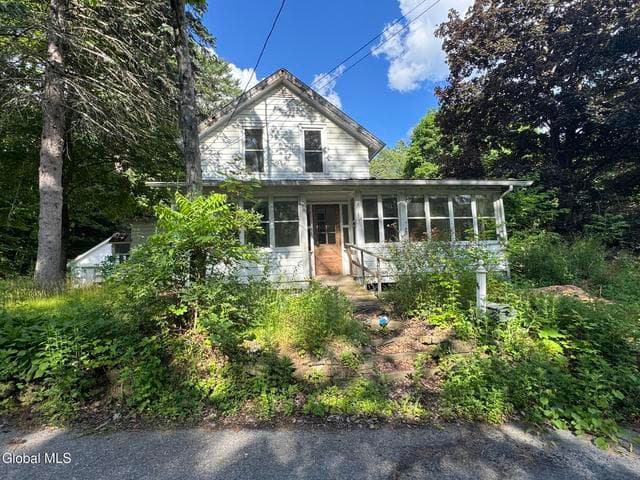 16 Summit Place, Lake Luzerne, NY, photo 1