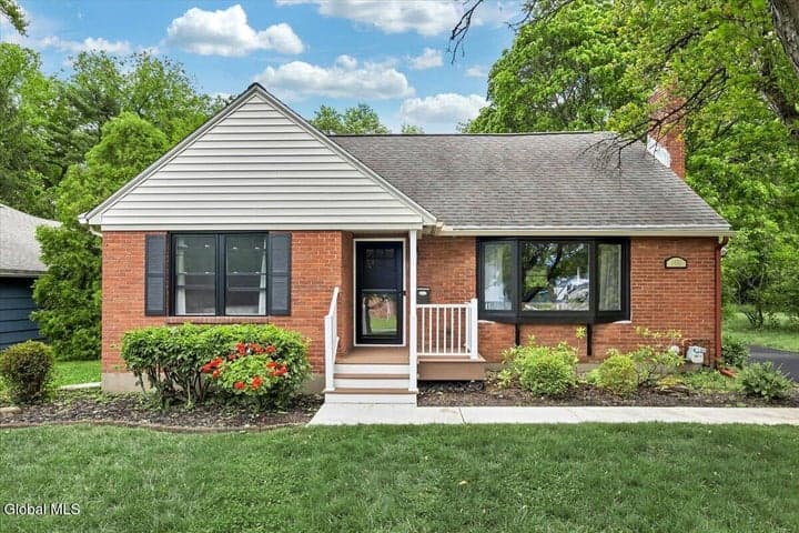 1930 Clifton Park Road, Niskayuna, NY, photo 1