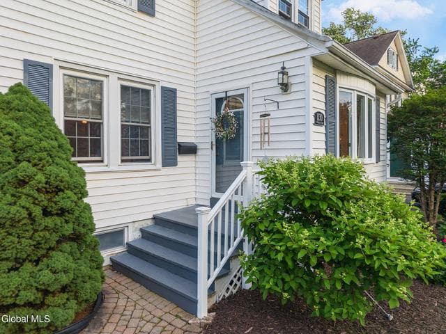 1130 S Country Club Drive, Niskayuna, NY, photo 3