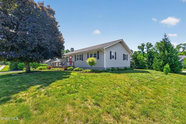 521 Russell Road, Bethlehem, NY, photo 4