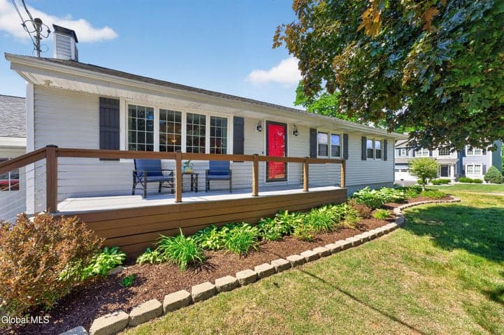 521 Russell Road, Bethlehem, NY, photo 3