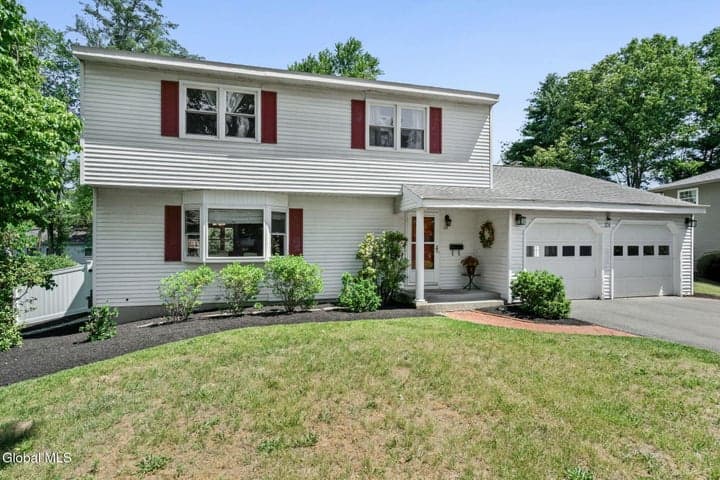 23 Bennett Terrace, Delmar, NY, photo 1
