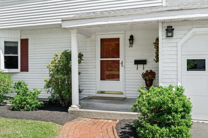 23 Bennett Terrace, Delmar, NY, photo 3
