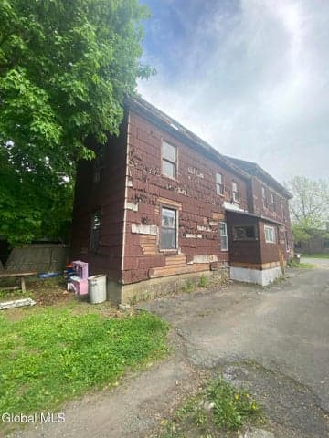 82 Spring Street, Gloversville, NY, photo 3