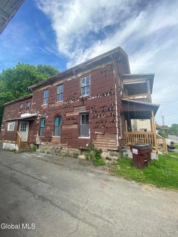 82 Spring Street, Gloversville, NY, photo 4