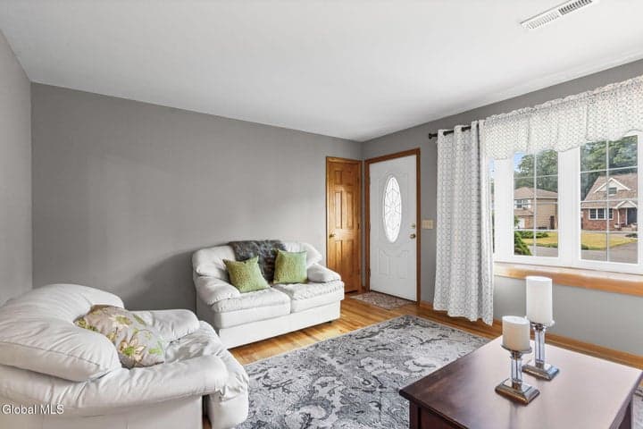 1037 St Lucille Drive, Rotterdam, NY, photo 5