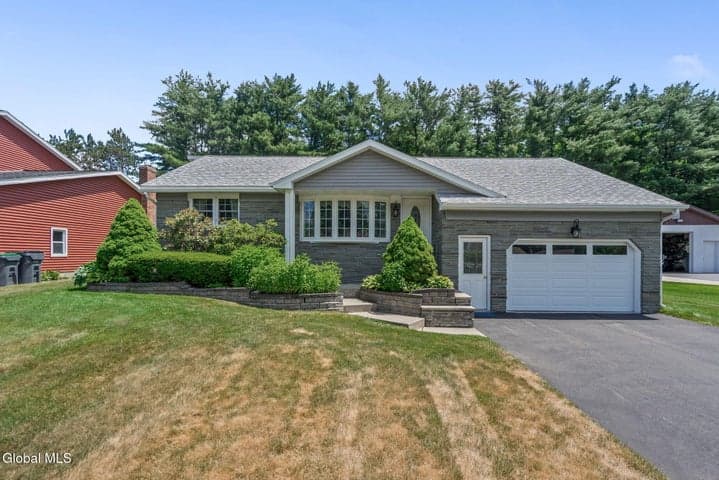 1037 St Lucille Drive, Rotterdam, NY, photo 1