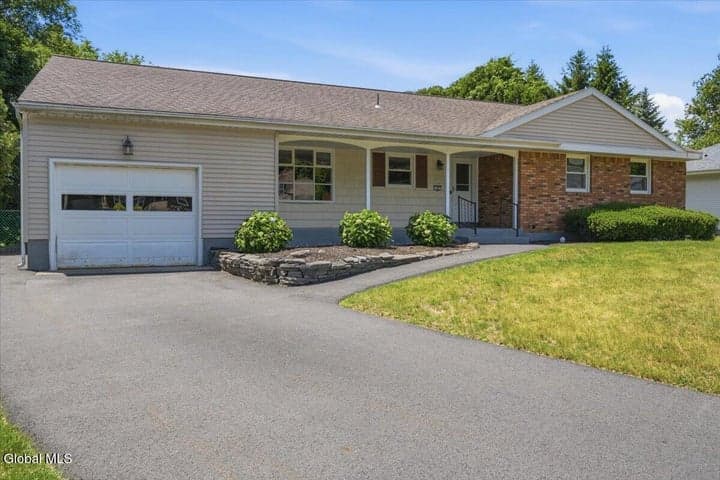 19 Ethel Drive, Loudonville, NY, photo 3