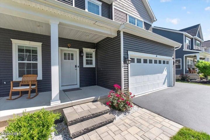 38 Wyatts Circle, East Greenbush, NY, photo 2