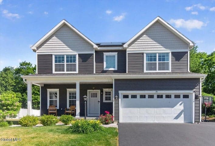38 Wyatts Circle, East Greenbush, NY, photo 1