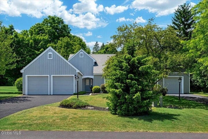 11 Greystone Drive, Voorheesville, NY, photo 1