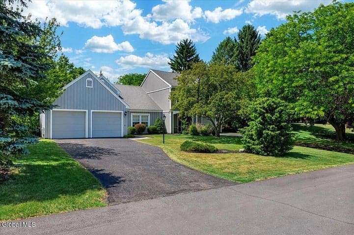 11 Greystone Drive, Voorheesville, NY, photo 2