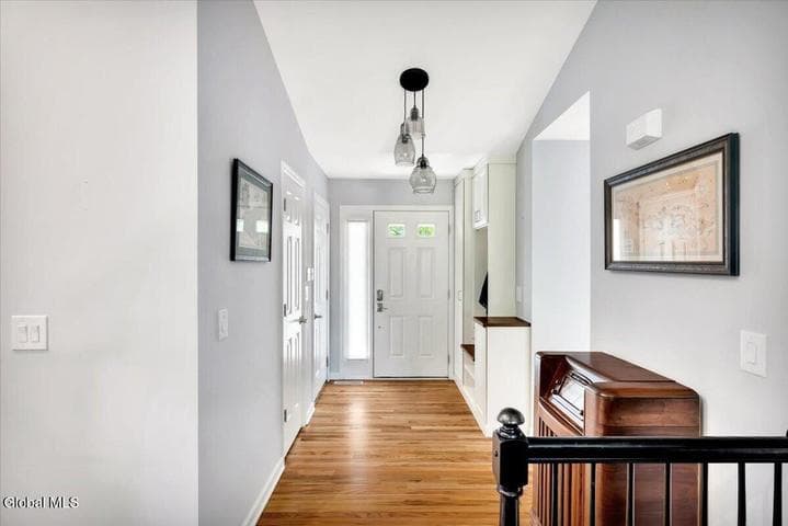 12 Camden Circle, Delmar, NY, photo 5