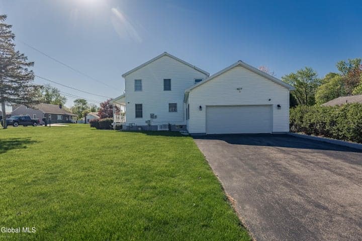 26 Columbia Street, Amsterdam, NY, photo 3