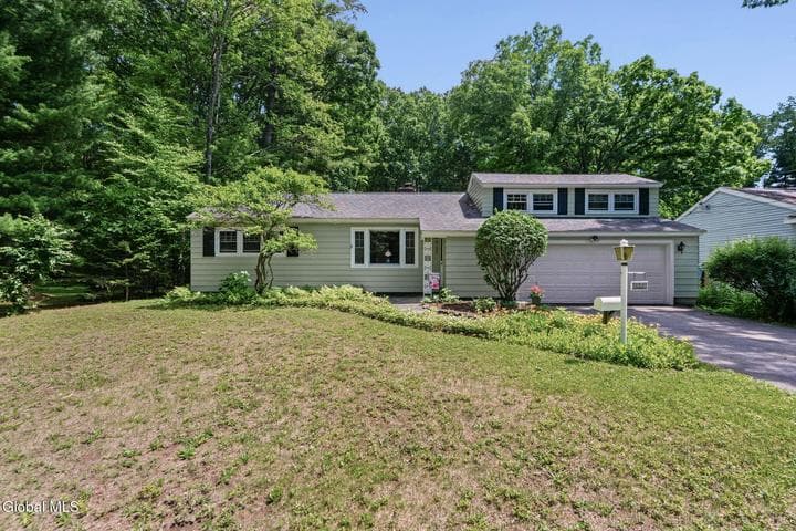 24 Ellen Lane, Glenville, NY, photo 2