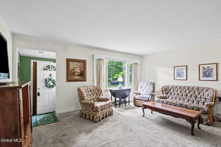 24 Ellen Lane, Glenville, NY, photo 3