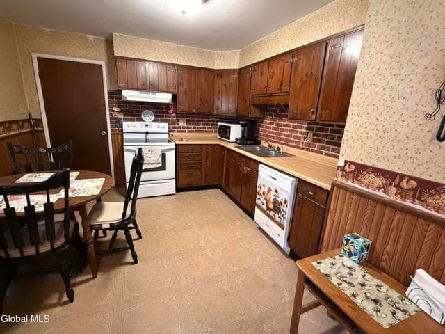 65 Highland Street, Ticonderoga, NY, photo 3