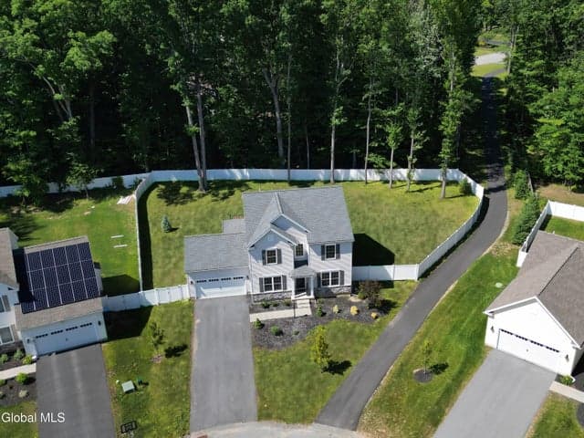27 Spencer Street, Clifton Park, NY, photo 4