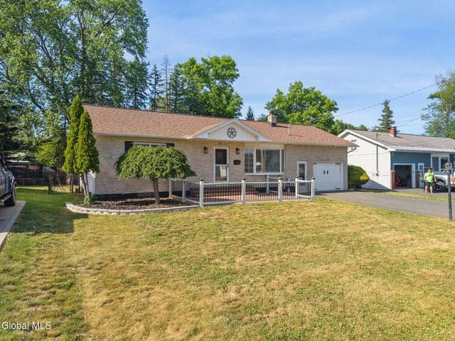 6 Bertone Drive, Rotterdam, NY, photo 2