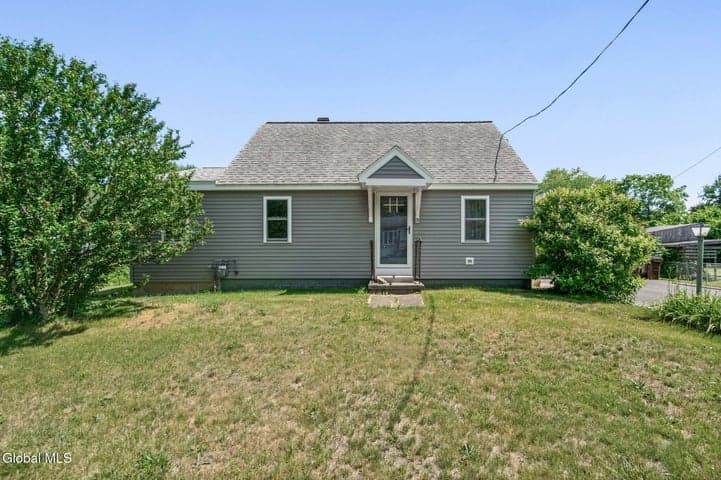 26 Hackett Street, Bethlehem, NY, photo 1