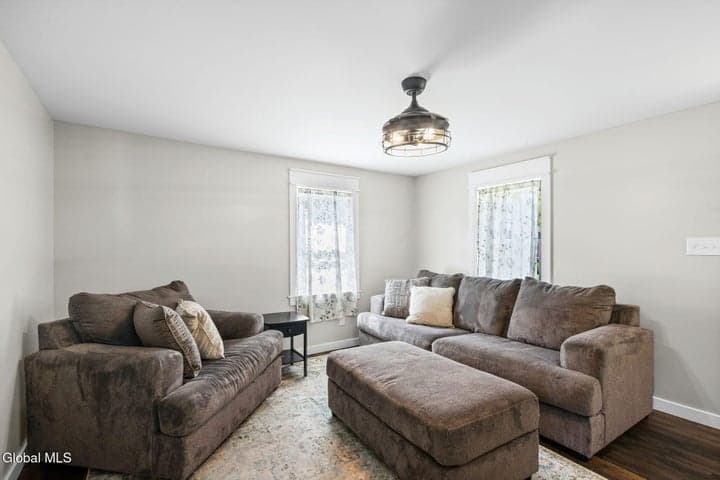 26 Hackett Street, Bethlehem, NY, photo 2