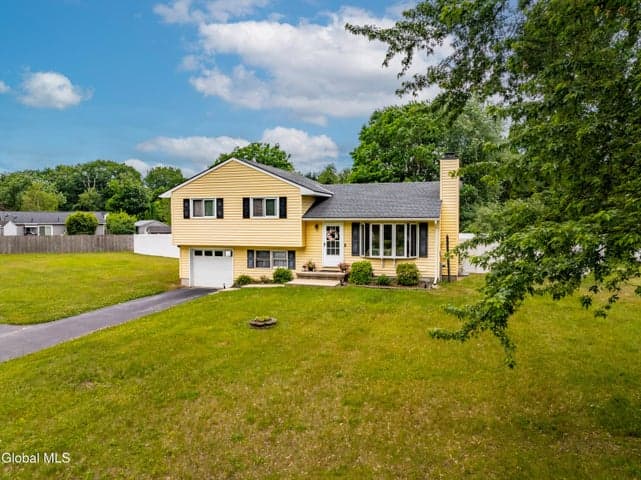 63 Rossman Circle, Stockport, NY, photo 1