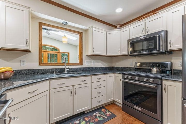 17 Northgate Drive, Guilderland, NY, photo 5