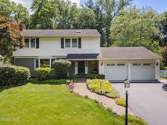 17 Northgate Drive, Guilderland, NY, photo 1