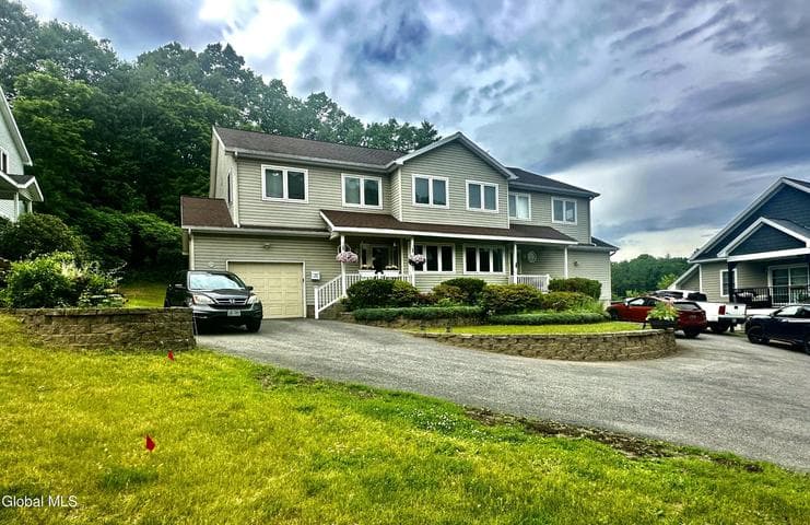 103-105 East Avenue, Saratoga Springs, NY, photo 3