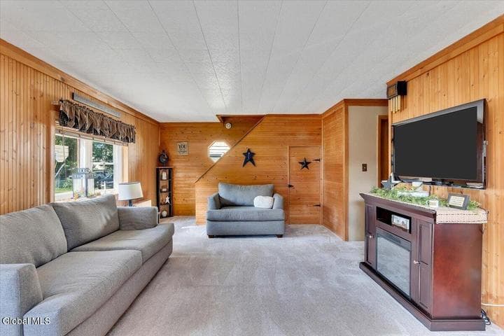 8 Lakeview Avenue, East Greenbush, NY, photo 4