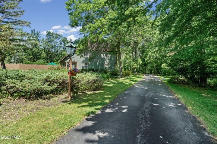 35 Lincoln Mall, Niskayuna, NY, photo 4
