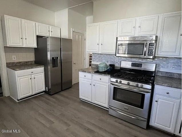 6 S Lake Avenue, Troy, NY, photo 3